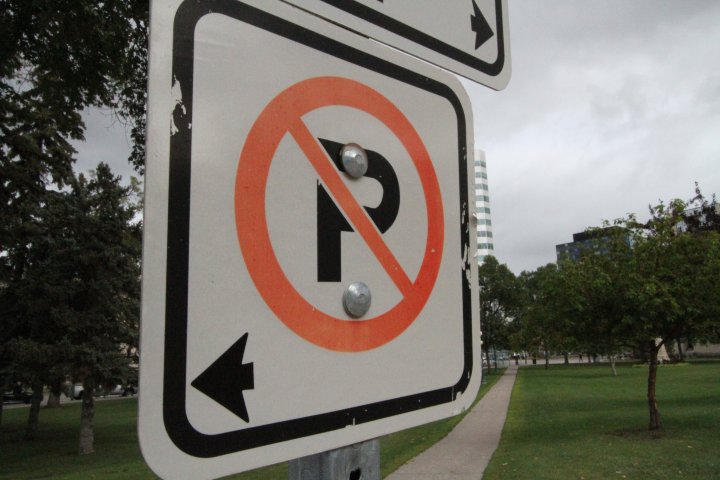 City of Winnipeg looking for feedback on new parking sign designs