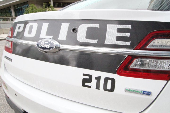 Stolen SUV investigation leads to 2 arrests, gun seizure: Winnipeg police