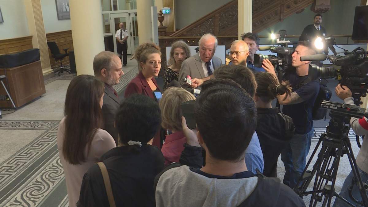 Montreal executive committee approves funding of $975,000 for the Centre for the Prevention of Radicalization Leading to Violence 2019-2020 action plan .