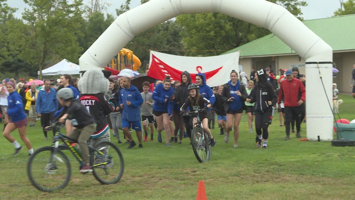 Kelowna residents take off on the 39th annual Terry Fox Run. 