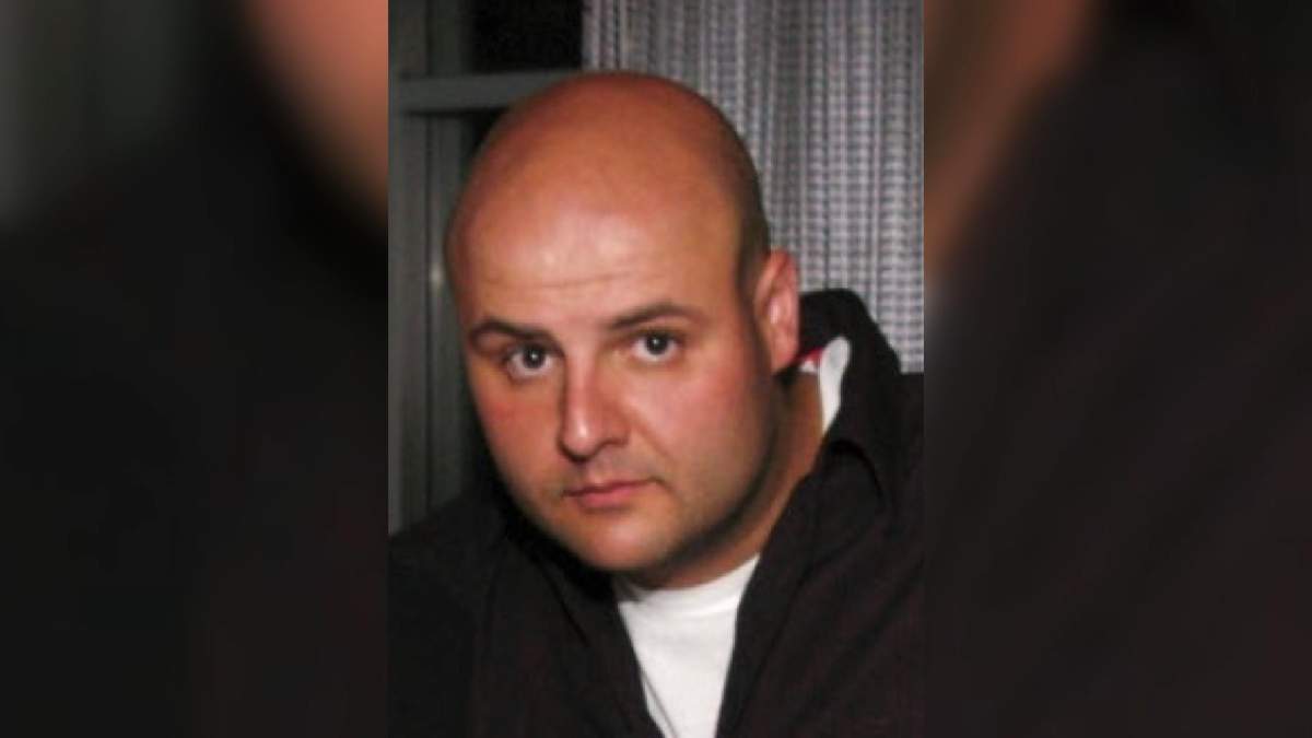 Christos Fotopoulos is wanted on a Canada-wide warrant after allegedly failing to pay subcontractors working on a renovation project.