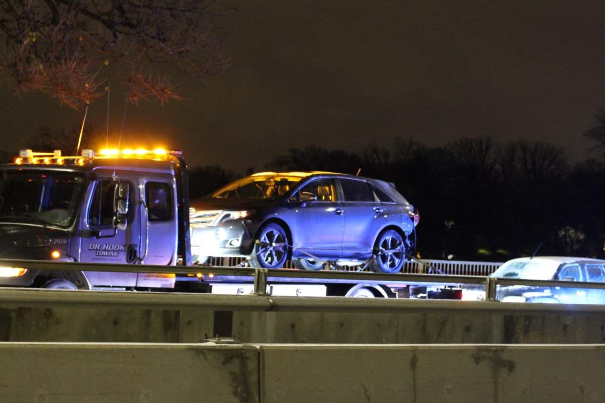 16 vehicles pile up on Winnipeg’s perimeter highway as snowfall makes streets slippery - image