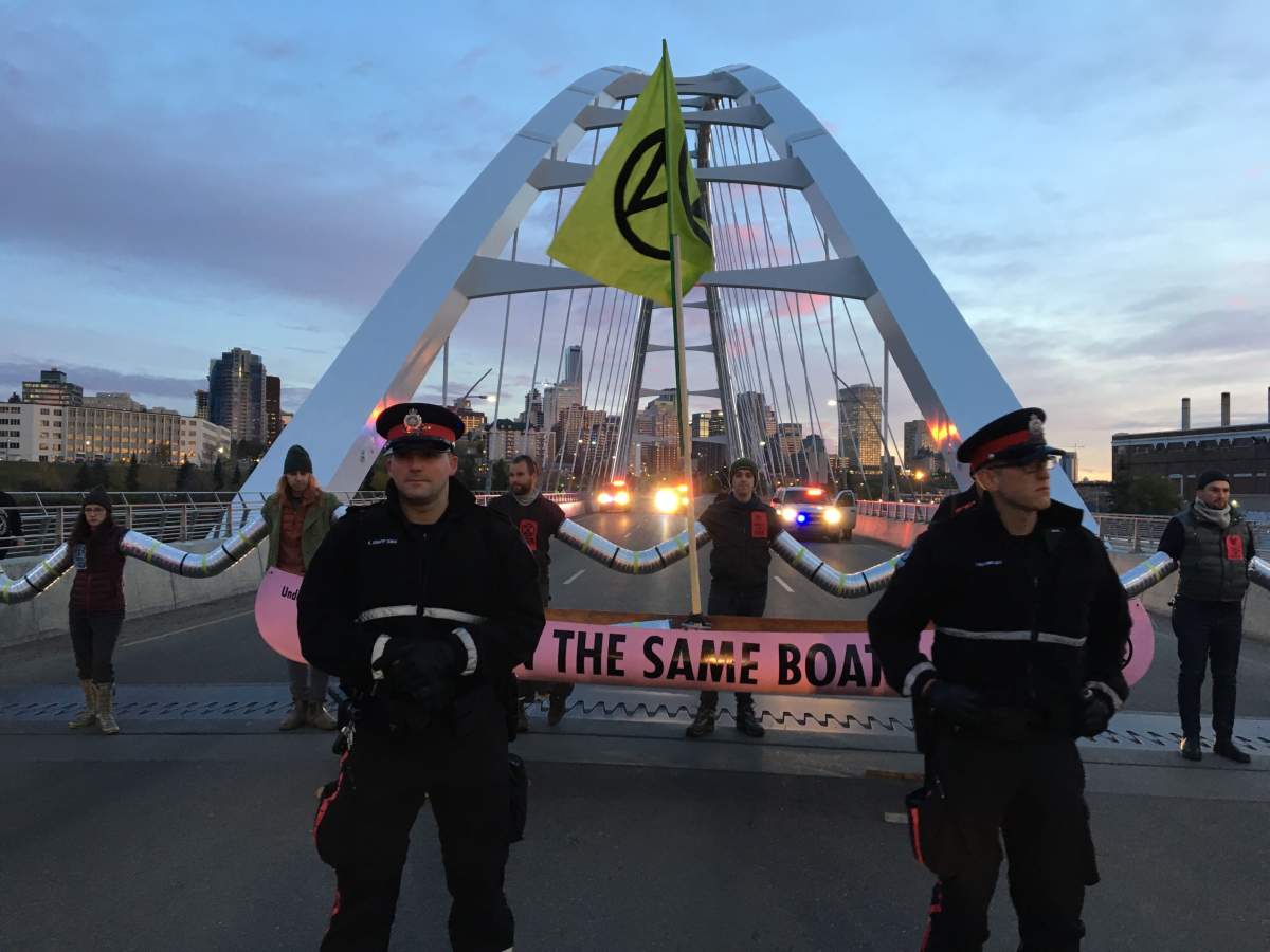 Climate change activists block bridges, cause traffic chaos across Canada - image