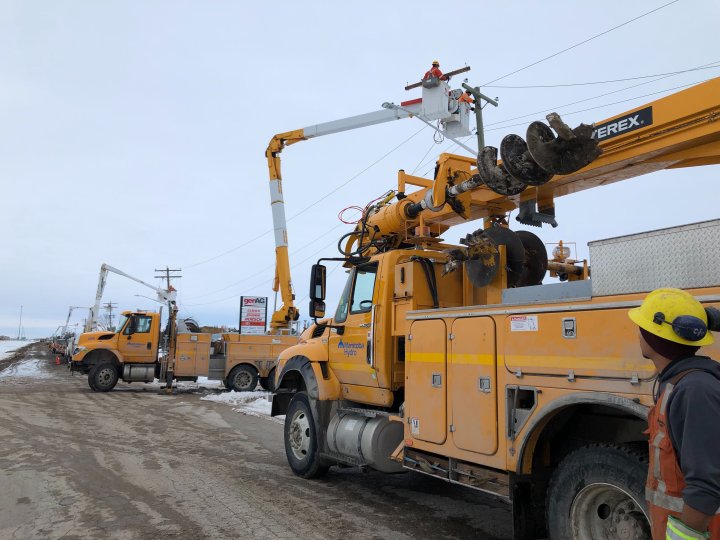 Manitoba Hydro sets up camp near Portage la Prairie as cleanup efforts