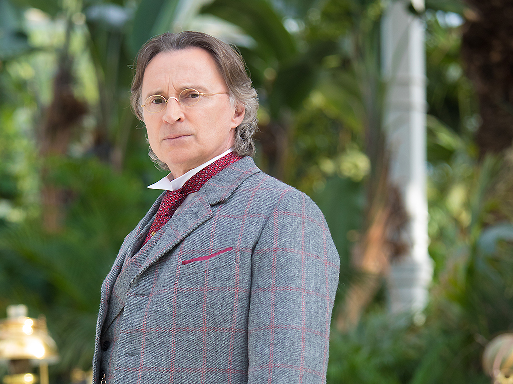 Robert Carlyle stars as Ogilvy in ‘The War of the Worlds.’