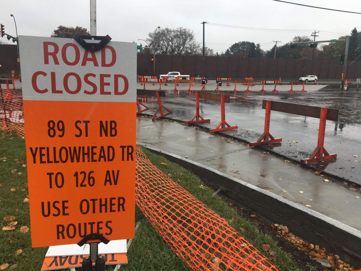 The traffic signals at Yellowhead Trail and 89 Street being removed from service Monday, Oct. 14, 2019. 