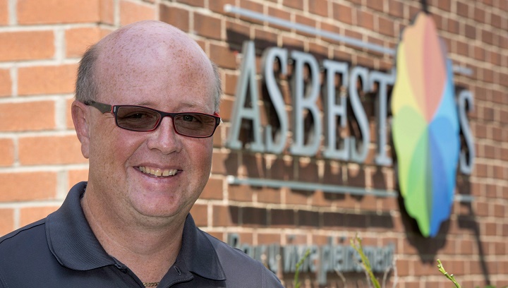 Asbestos mayor Hugues Grimard is seen outside city hall Wednesday, August 10, 2016 in Asbestos, Que.