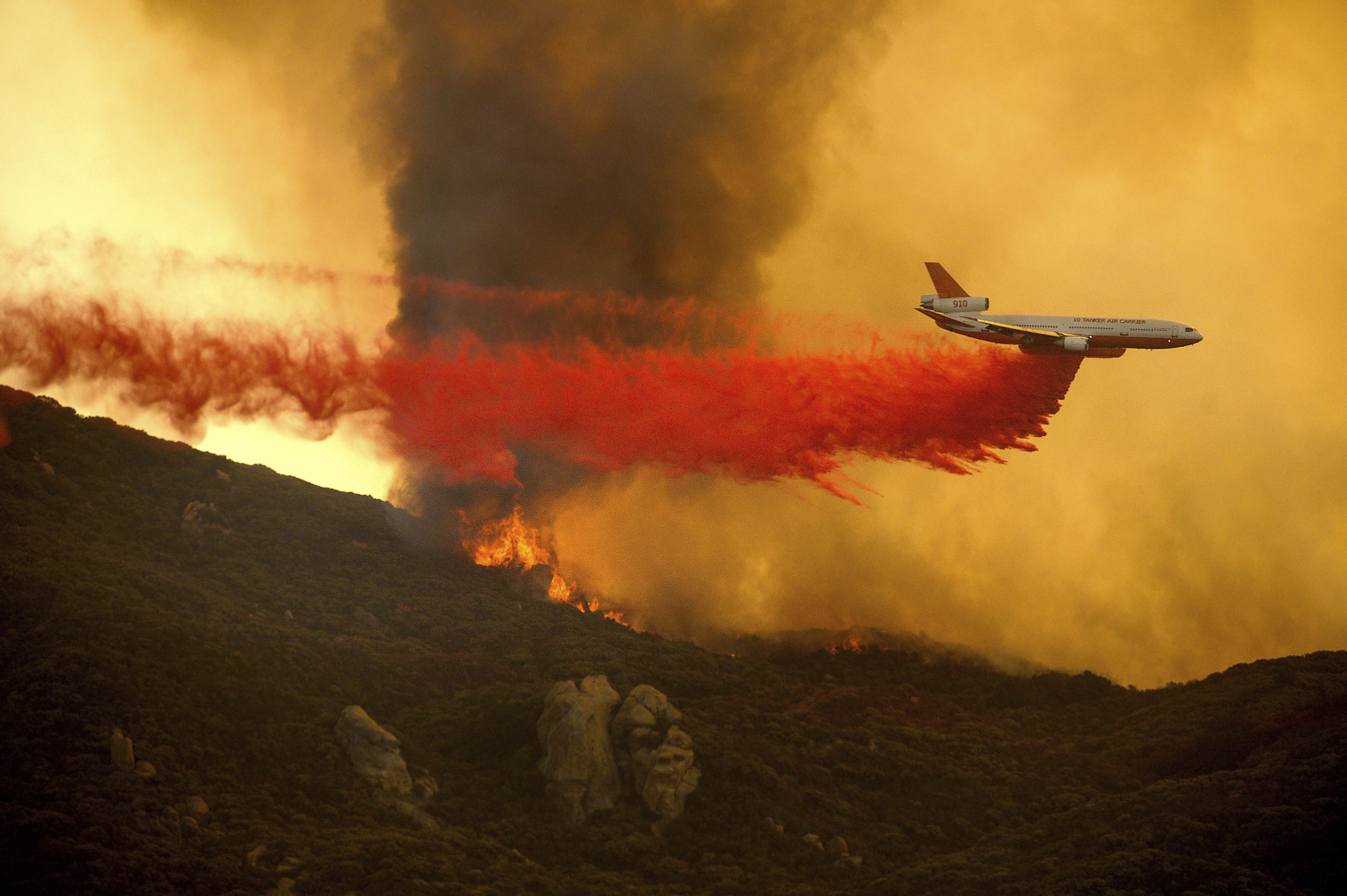 Most California Wildfire Evacuees Allowed Home As Approaching Storm ...