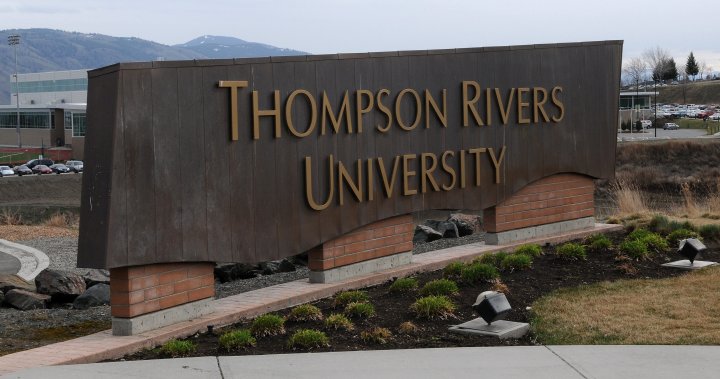 Волейболист от университета Томпсън Ривърс TRU загина след трагичен сблъсък