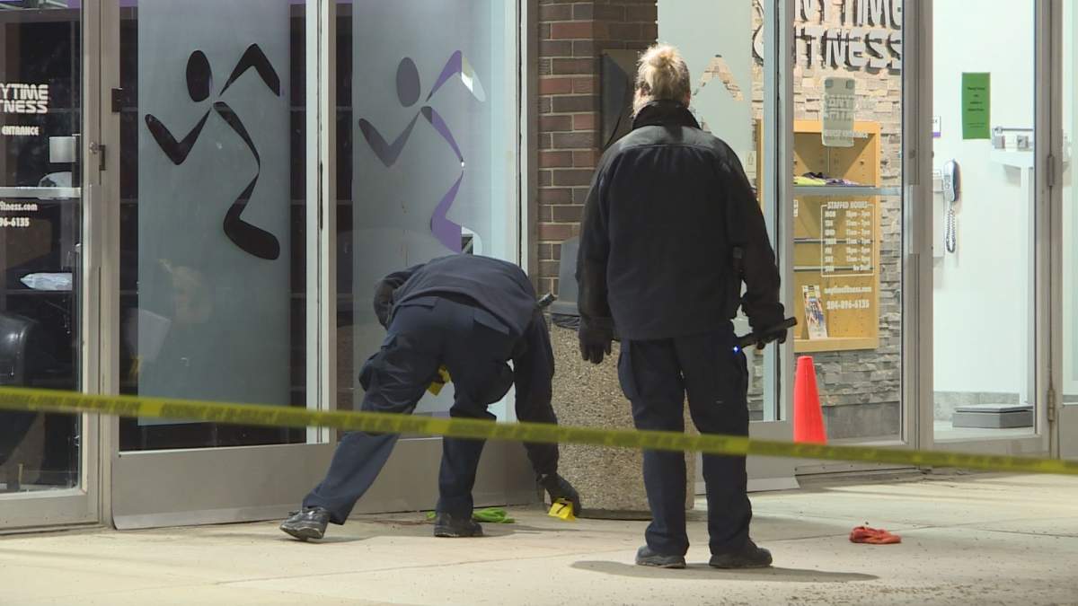 Man in hospital following ‘serious assault’ in St. James strip mall parking lot: Winnipeg police - image