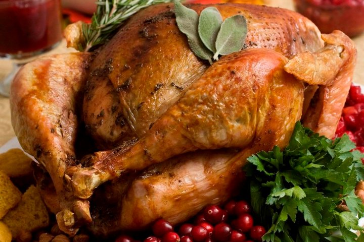 Infectious diseases doctor urges Albertans be cautious when gathering for Thanksgiving