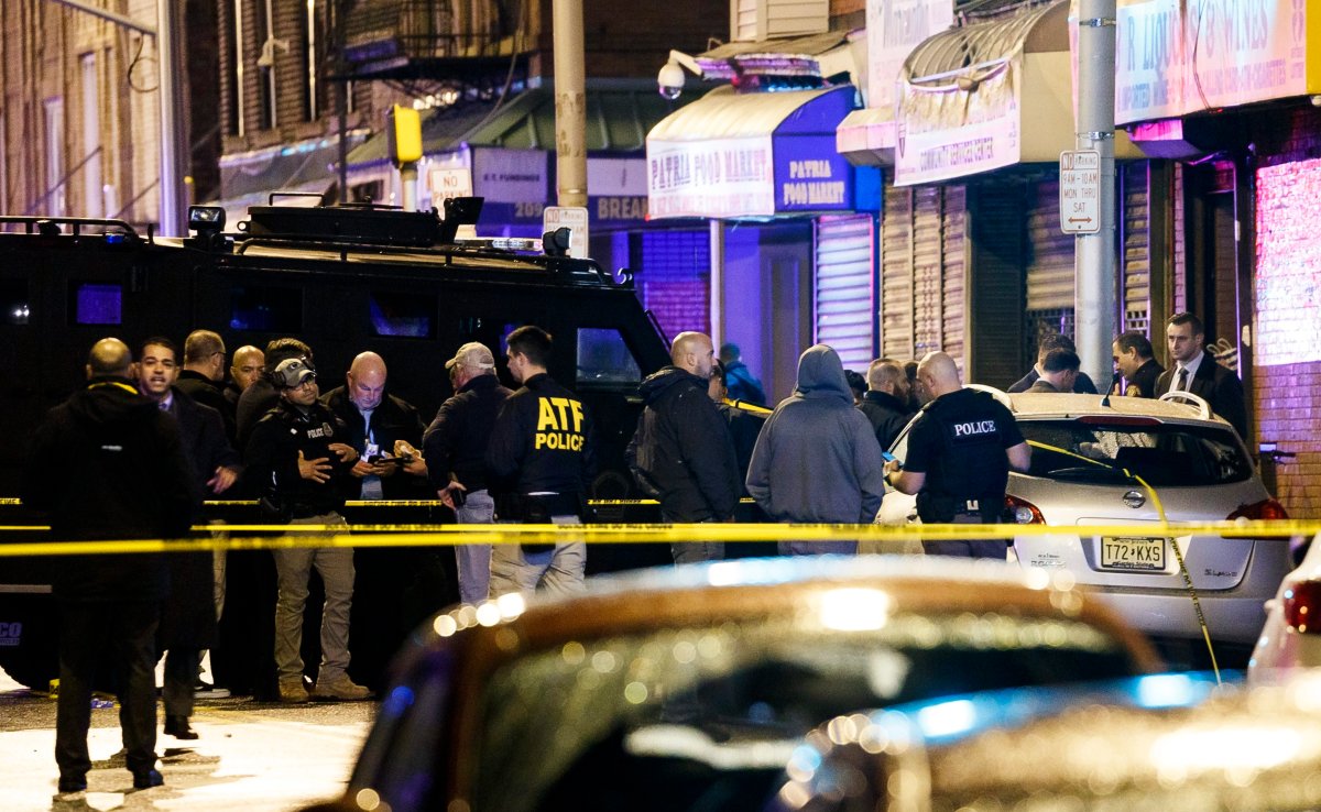6 Dead Including Police Officer Gunmen After Jersey City Shooting