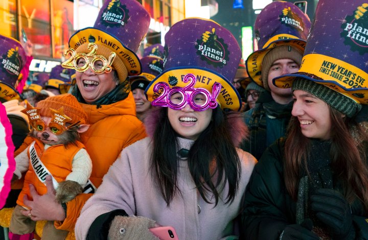 New Year’s Eve sees revellers around the world usher in the new decade - National | Globalnews.ca