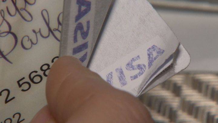 Tia Hagen says the fraudulent gift card she purchased peeled apart once it had been opened.