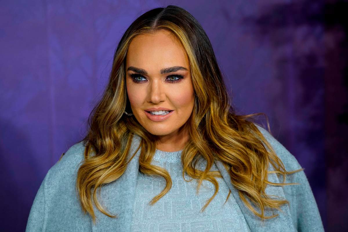 British model and socialite Tamara Ecclestone poses on the red carpet as he arrives to attend the European premiere of the film 'Frozen 2' in London on Nov. 17, 2019. 