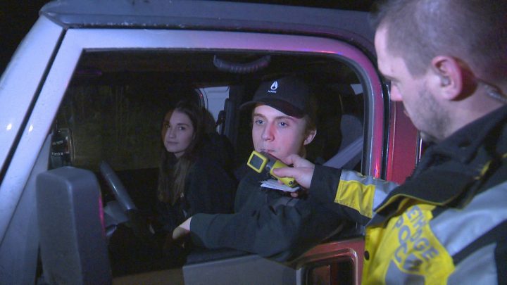 Този дълъг уикенд в Деня на труда RCMP призовава шофьорите