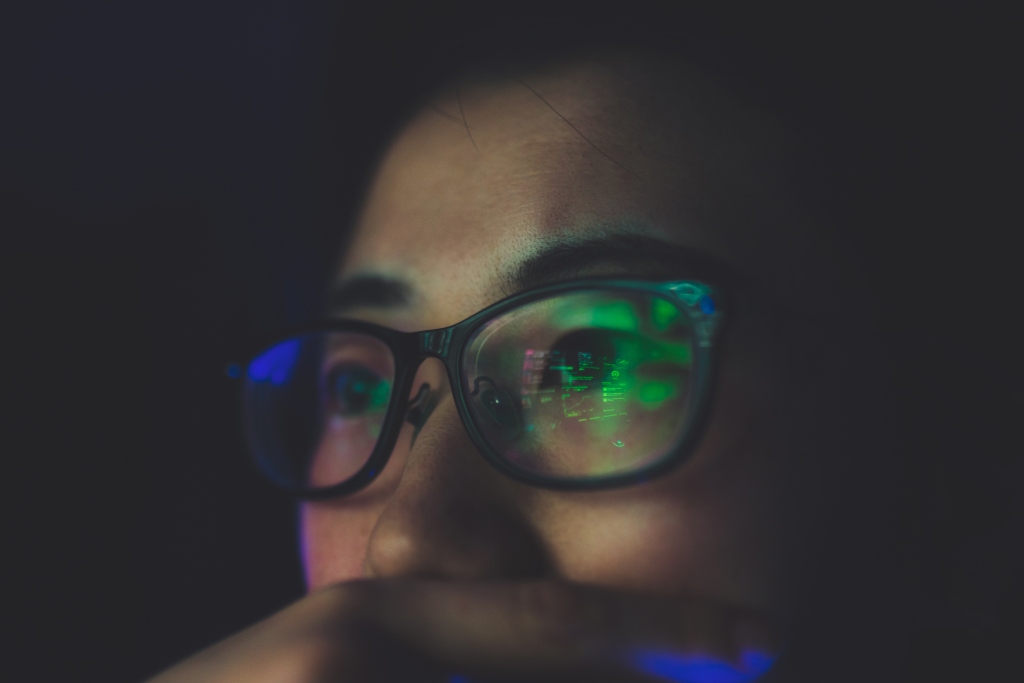 Reality check: Does the blue light in your phone actually hurt your eyes? - image