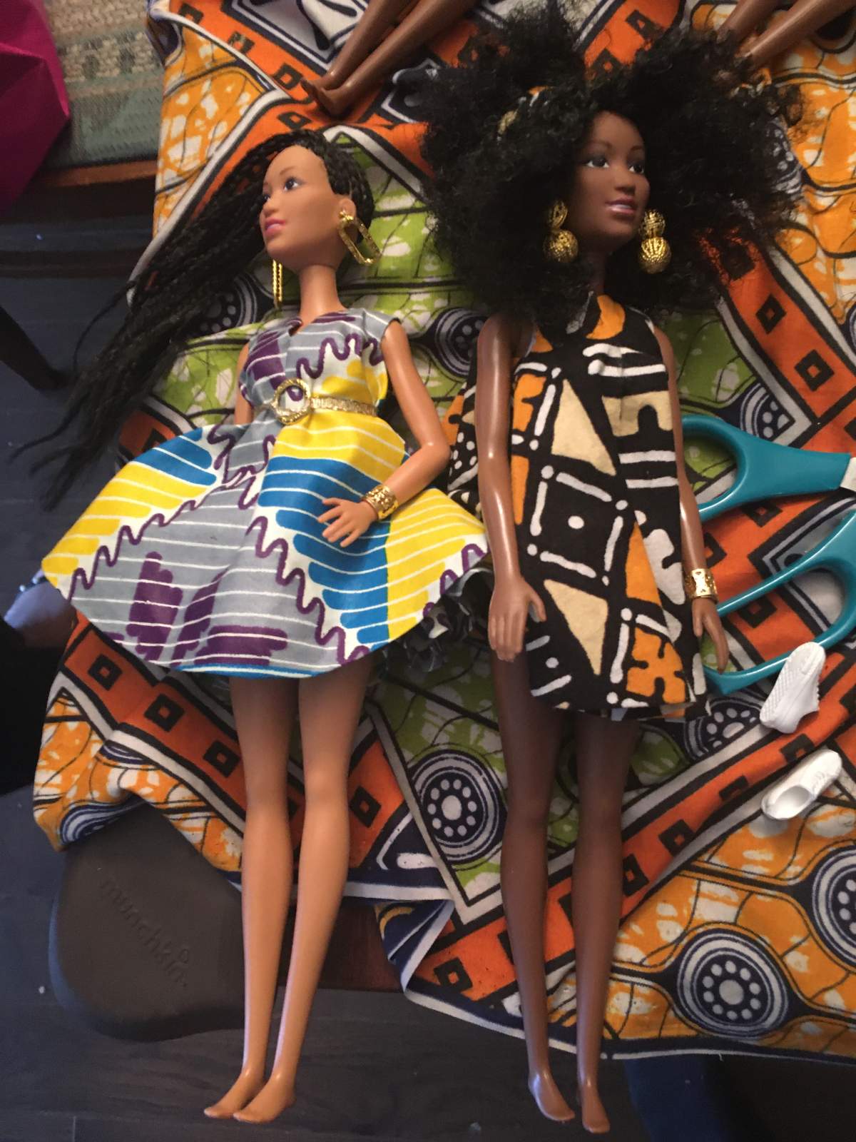 Black Barbies, Les Poupees D’Or