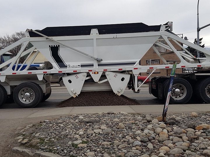 Vernon dump truck loses load (2) Globalnews.ca