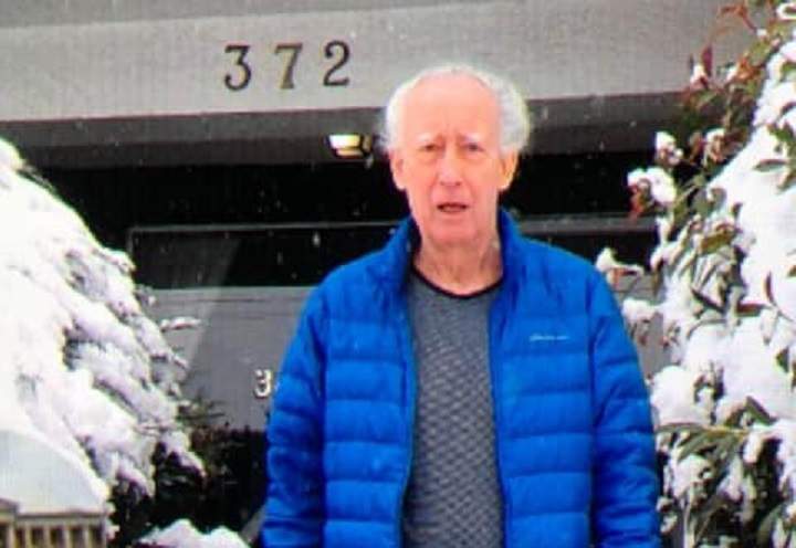 If you see George Vittis you are asked to call police. 