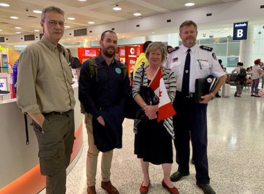 In a tweet, Bogdan said it was great to meet with "Marc Mousseau, LO for the Canadian deployment of fire specialists, Luke Purcell, #NRSCC Melbourne and John Parnaby of ⁦@NSWRFS." ⁩ .