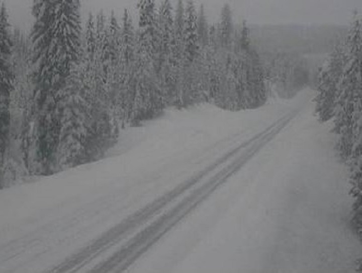 Road conditions at Paulson Summit, along Highway 3, on Thursday morning. Paulson Summit has an elevation of 1,446 metres.