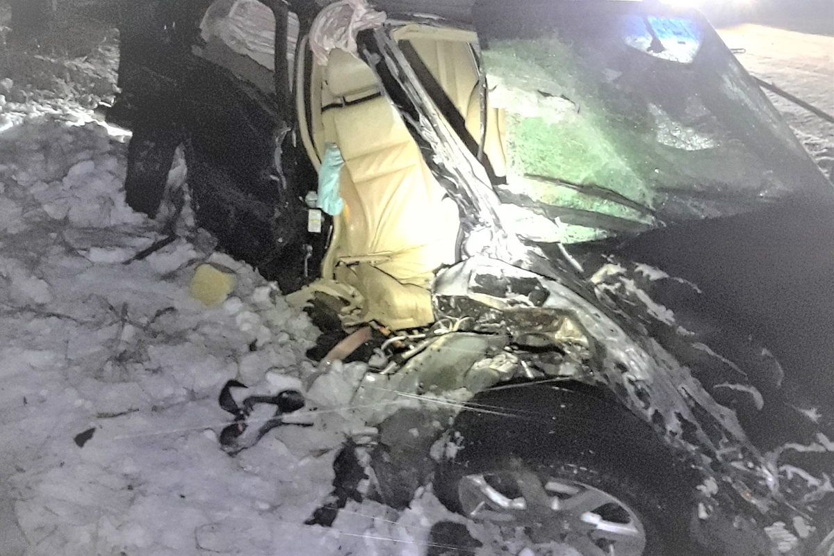 Three people were injured in a crash in Erin on Sunday morning.