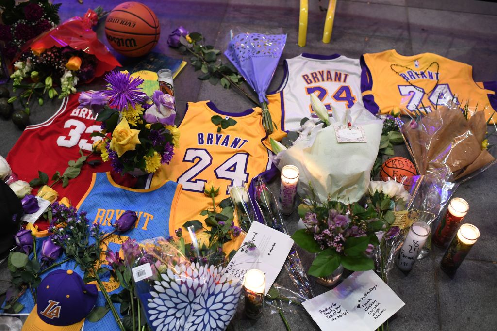 Honouring Kobe Bryant: Fans, players pay tribute on and off the court - image