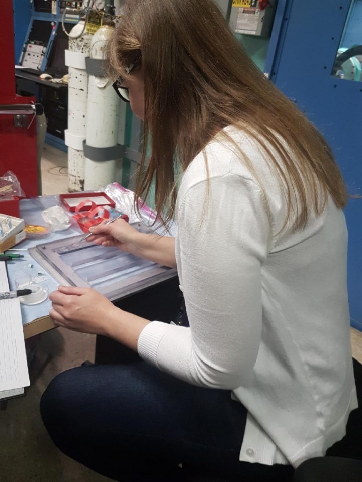Kelly Summers preparing samples at the Stanford Synchrotron Radiation Lightsource.