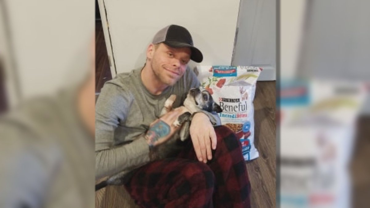 A Moose Jaw resident is operating a pet food bank out of his home and expects to have eight distribution locations across the city by the end of January.