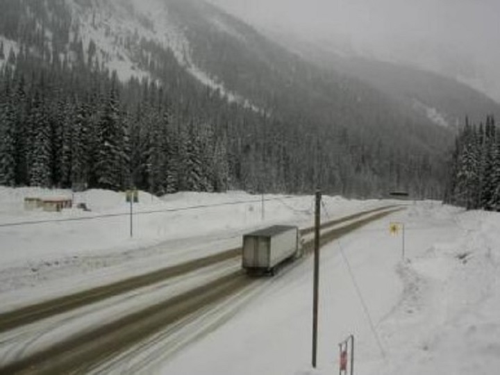 Snowfall, freezing rain warnings issued for Trans-Canada, Highway 3 in B.C.’s Interior - image
