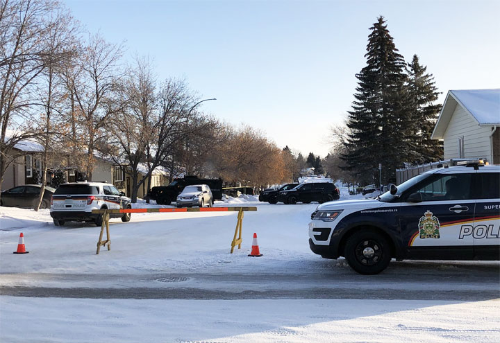 Tactical, crisis teams respond to weapons call in Saskatoon