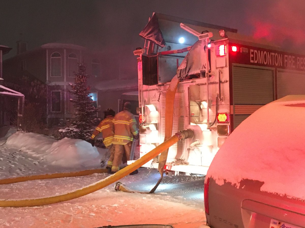 Fire crews battle blaze in southeast Edmonton amid frigid temperatures