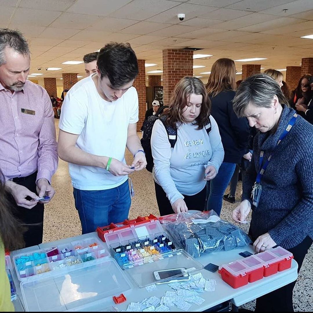 Students could spend their lunch breaks constructing the mural for three weeks.