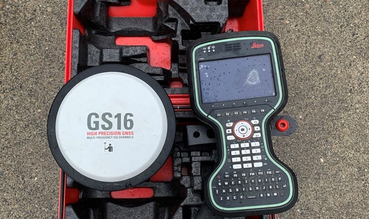 This Leica Viva GS16 GNSS receiver (serial number SN 3248216) is one of the stolen items. 