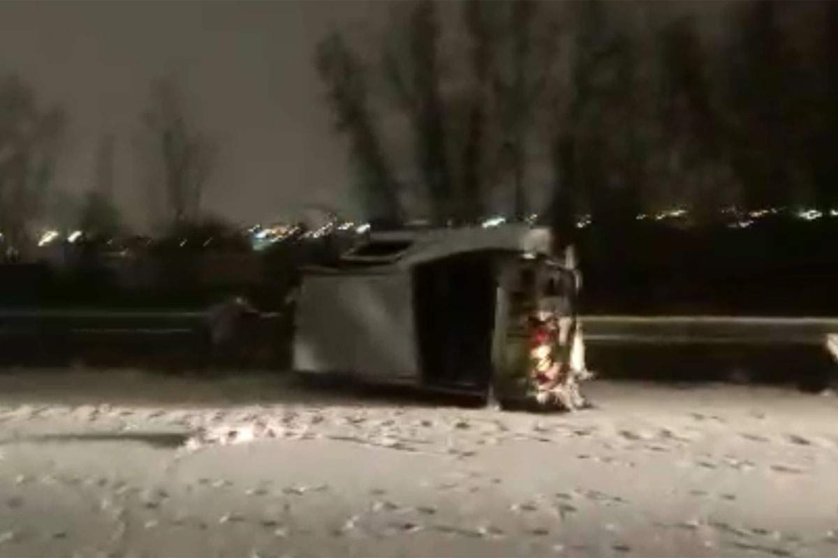 The vehicle was left in two pieces.