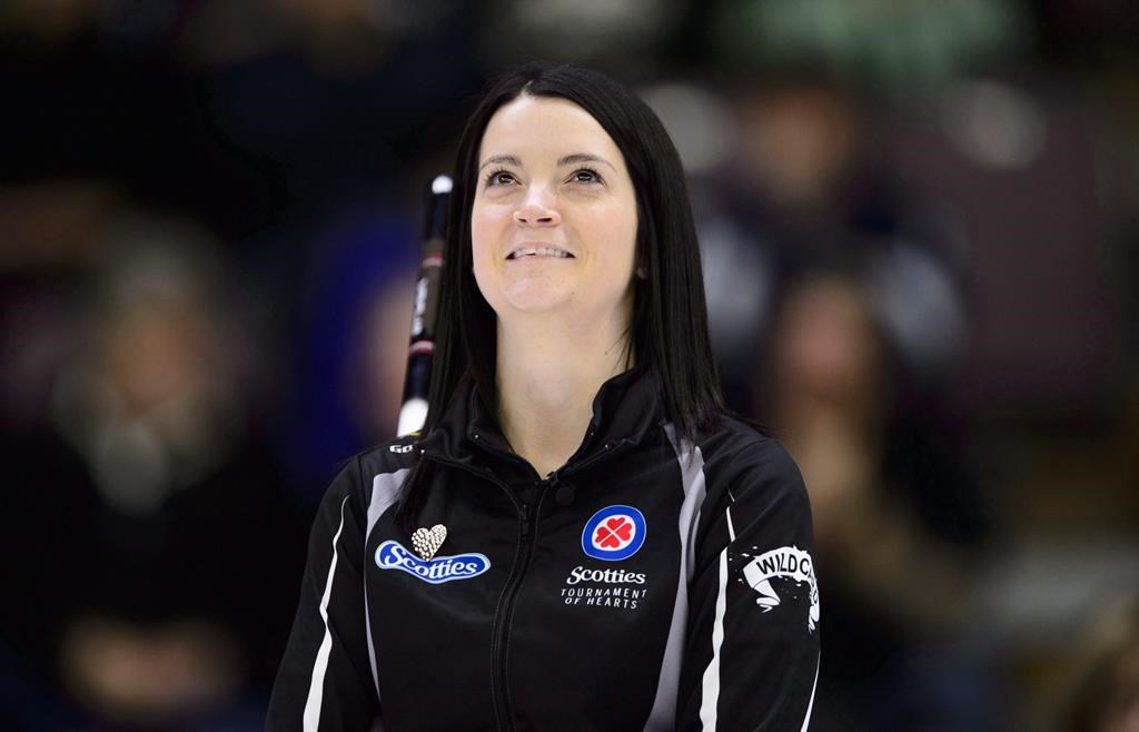 Manitoba's Kerri Einarson remains undefeated at the 2020 Scotties Tournament of Hearts with a win over Northern Ontario Monday morning.