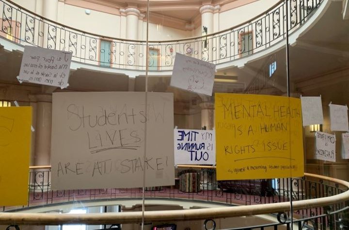 On Wednesday, a sit-in was held at the University of Ottawa's president and vice-chancellor's office by the uOCollective4MentalHealth, a group of students who are fighting for better mental health services on campus.