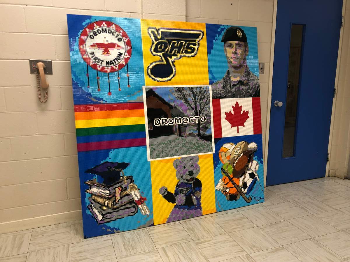 The 6×6 mural made of LEGO.