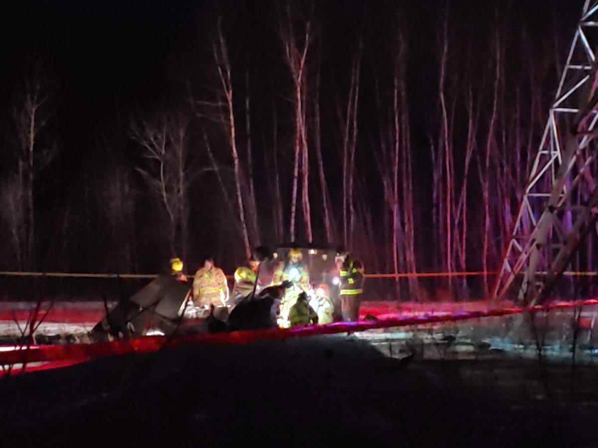 According to SQ spokesperson Hélène Nepton, the small Cessna-type plane ran into power lines before it went down.