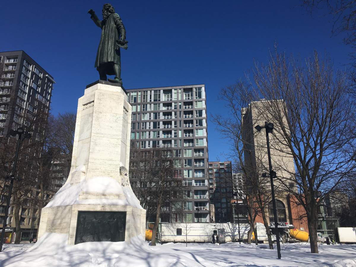 Mobile medical unit in Cabot Square