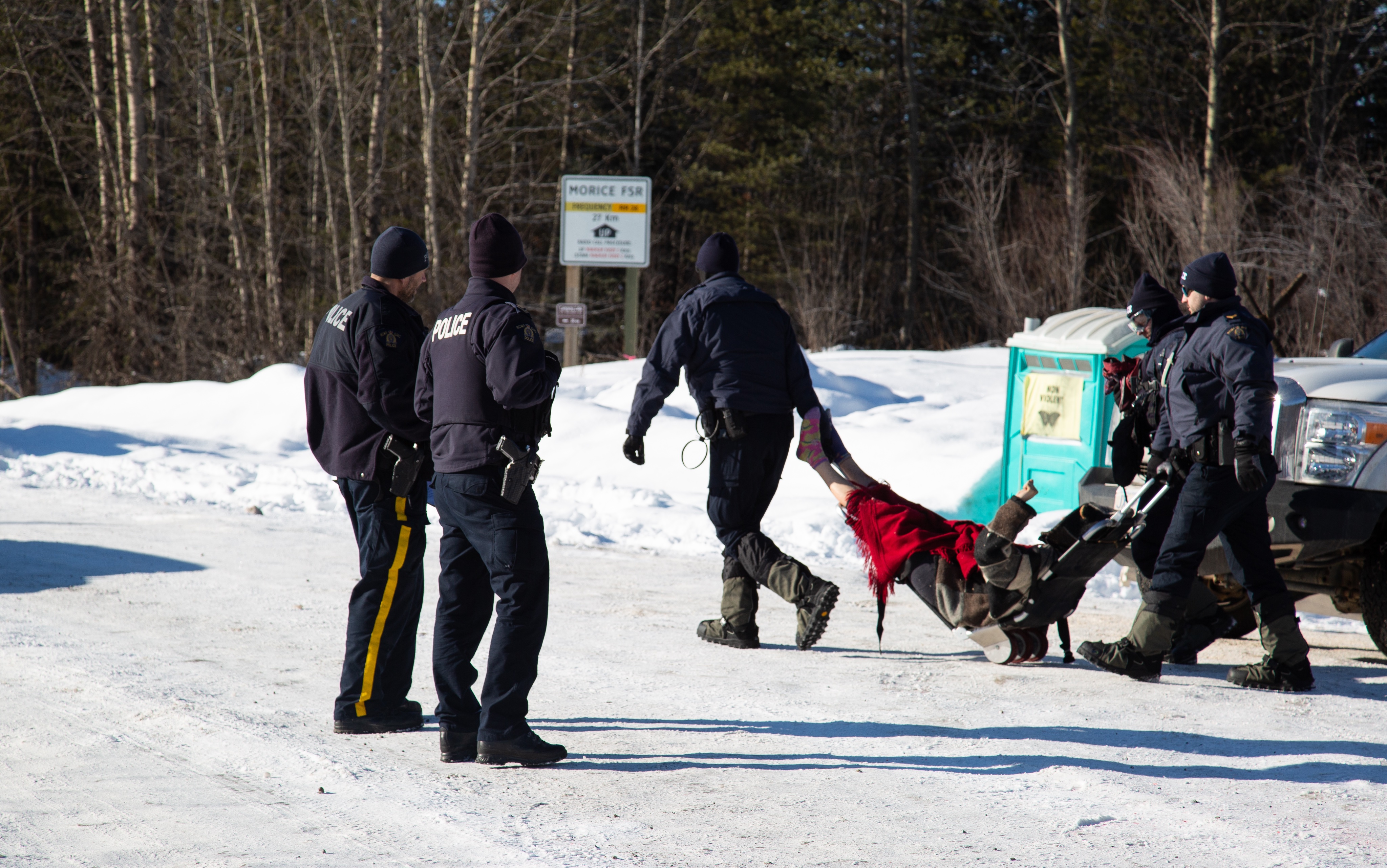 7 Arrested As RCMP Clear Final Blockade On Route Of Northern B.C. Gas ...