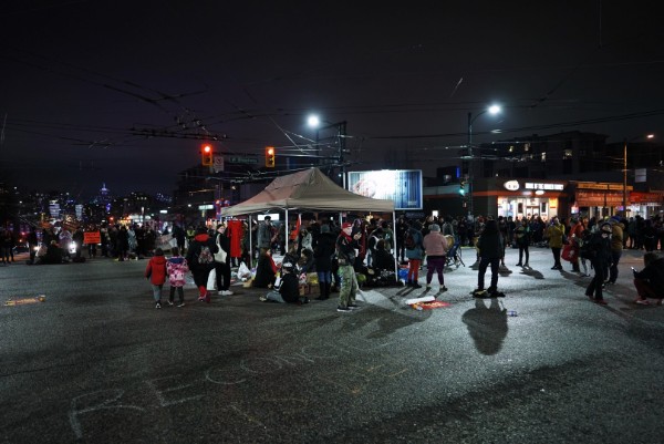 Indigenous rights protesters leave Vancouver’s Granville Bridge after hours-long shutdown - image