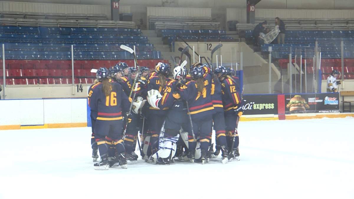 Makenzy Arsenault stopped 52 shots on the weekend as the Queen's Gaels posted victories over Western and Windsor. The six points keep their playoff hopes alive.