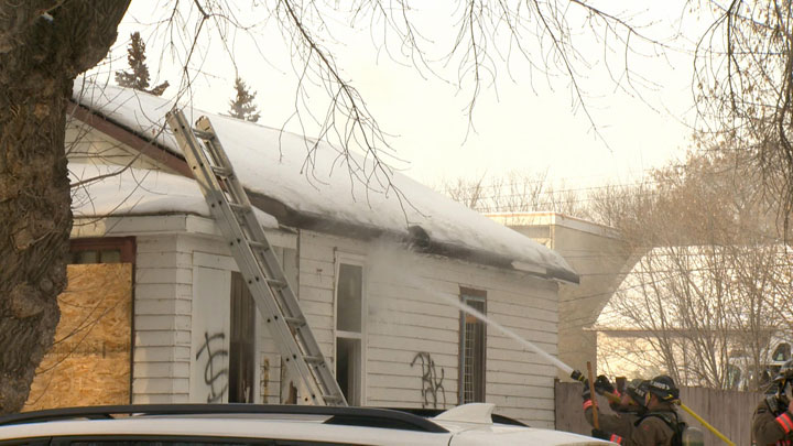 Saskatoon firefighters deal with 3 fires in under 2 hours