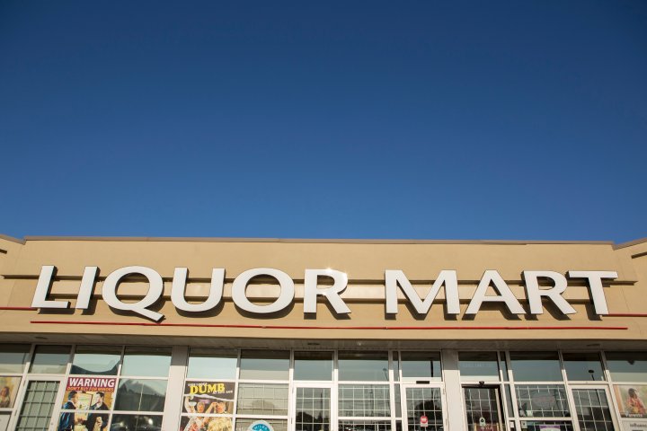 Masks to become mandatory at Manitoba Liquor Mart locations