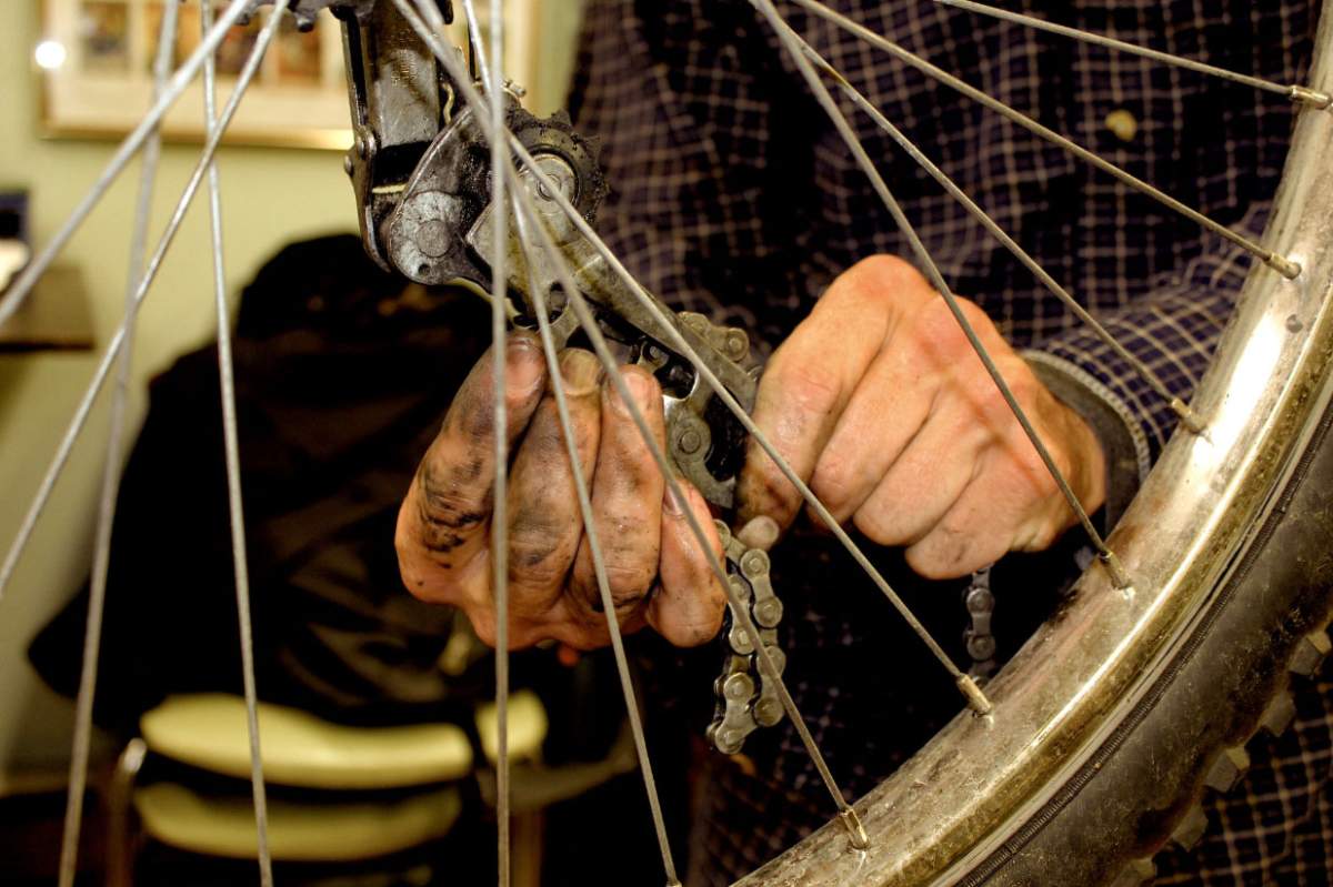 Looking to get on the road? A Winnipeg community group says there are options for local people interested in taking up cycling this spring.