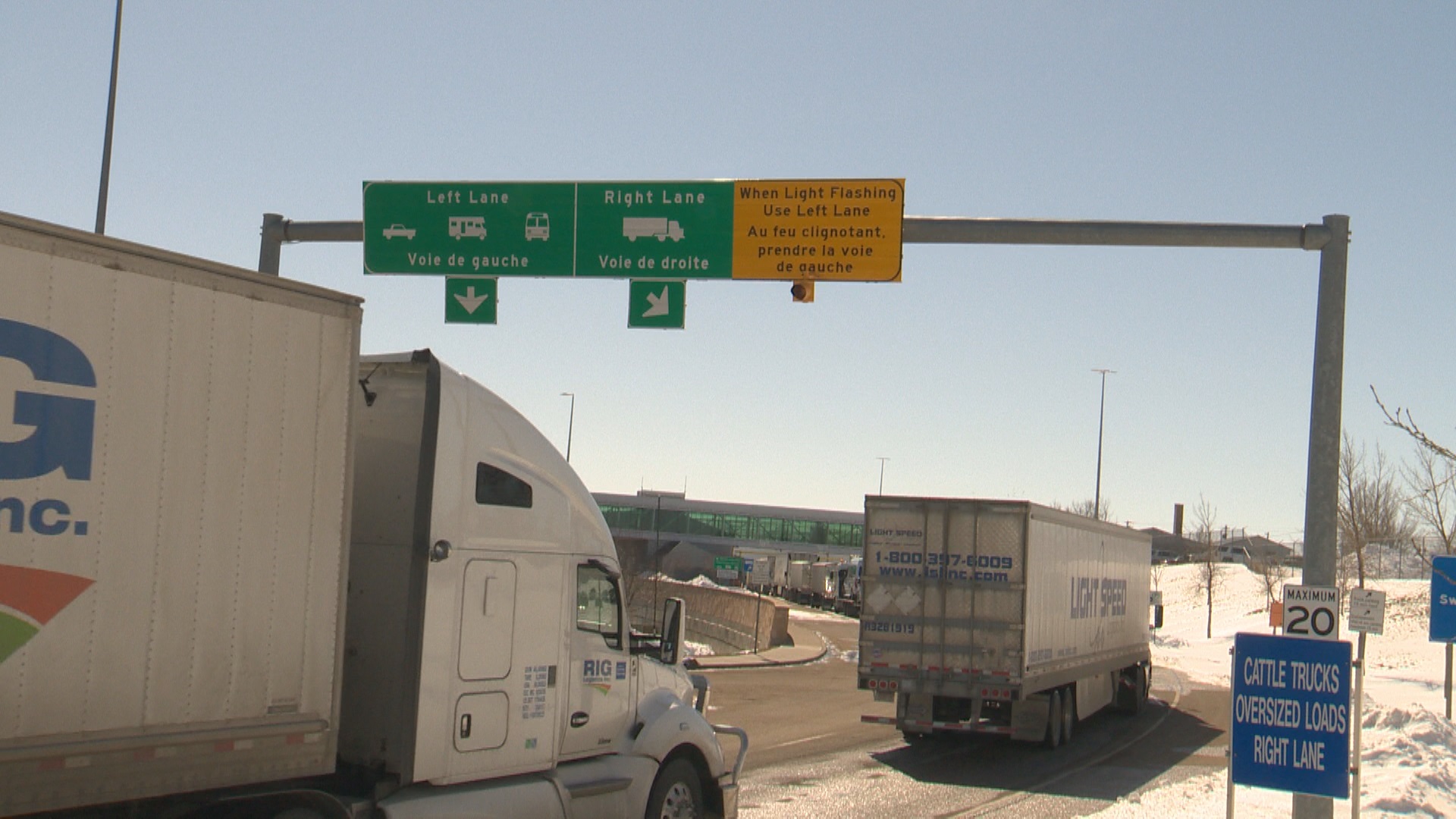 Long Wait Times At Coutts Border Crossing As Covid 19 Travel Restrictions Set In Globalnews Ca