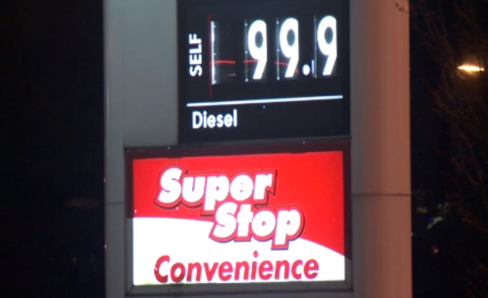 Metro Vancouver gas prices dipped below $1 per litre on Thursday amid the novel coronavirus pandemic.