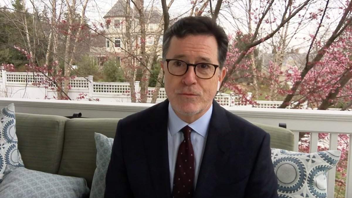 Stephen Colbert delivers coronavirus monologue from his porch - National | Globalnews.ca